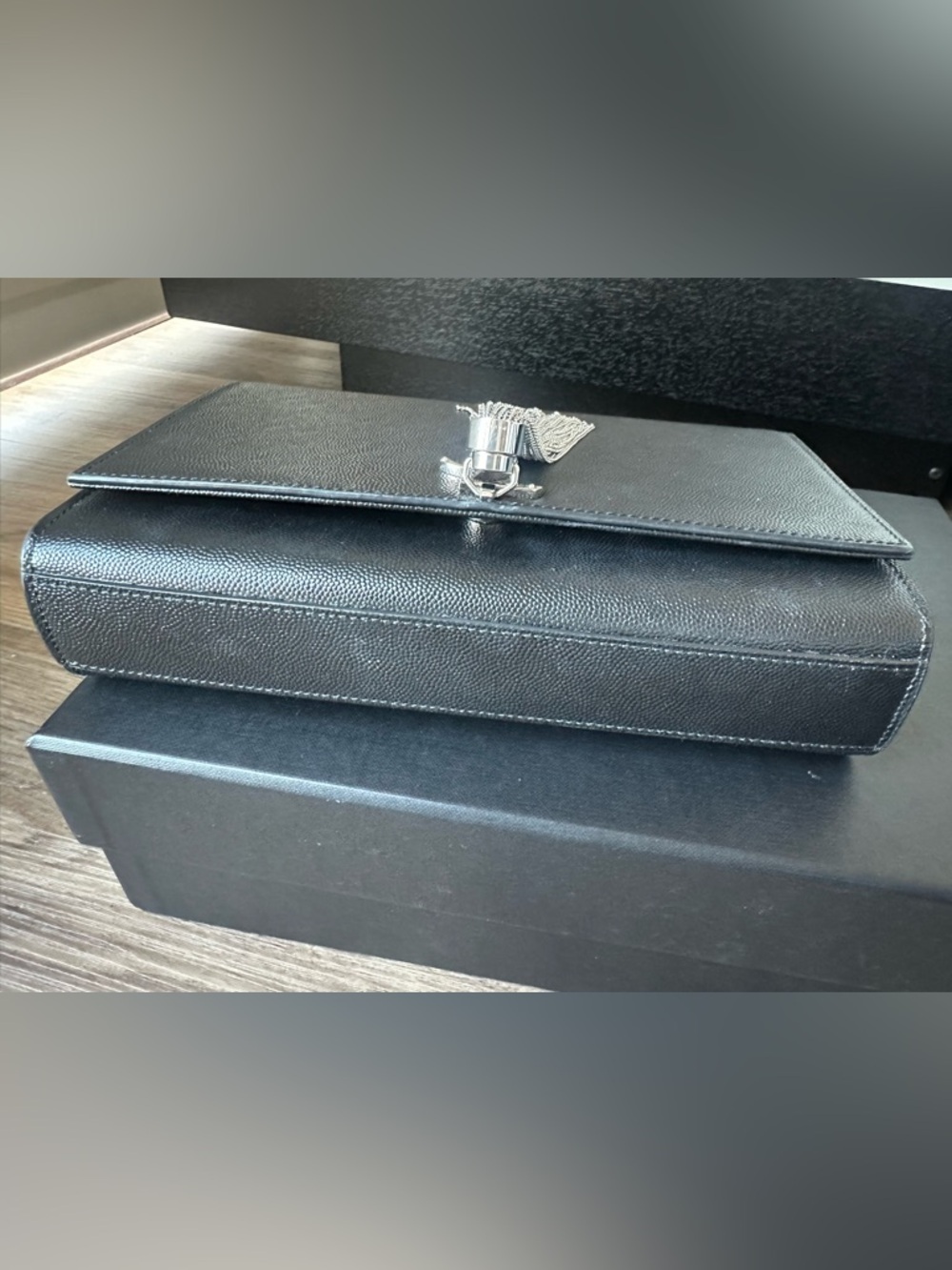 SAINT LAURENT KATE MEDIUM CHAIN BAG WITH TASSEL IN GRAIN - Picture 10 of 17